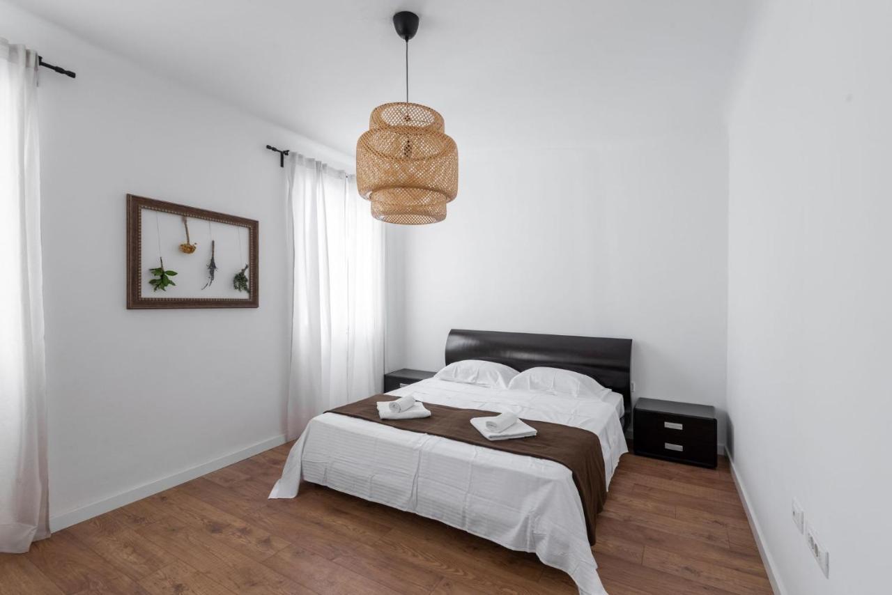 With Private Parking Free Apartma
