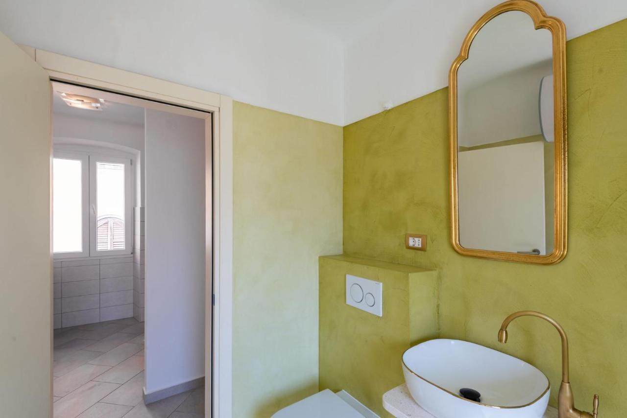 With Private Parking Free Apartma Pula