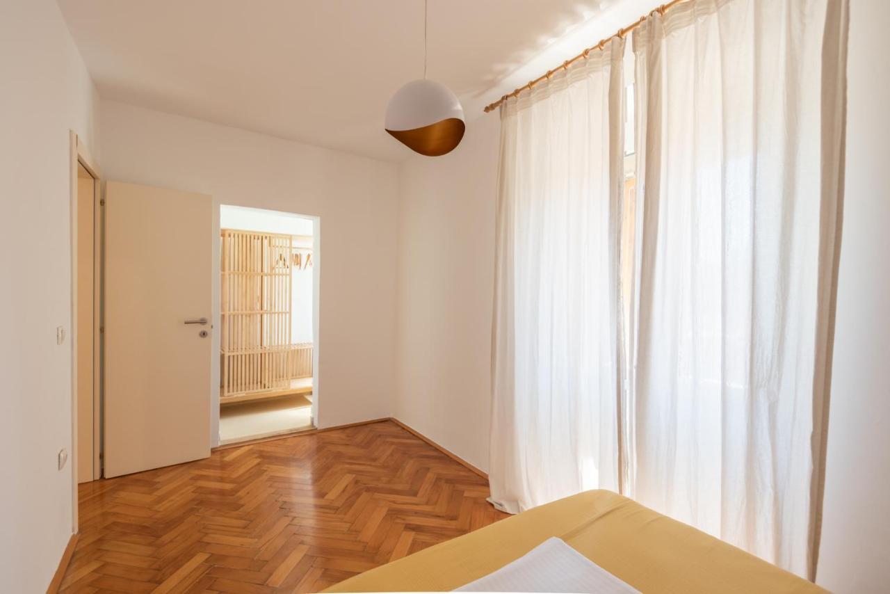 With Private Parking Free Apartma Pula