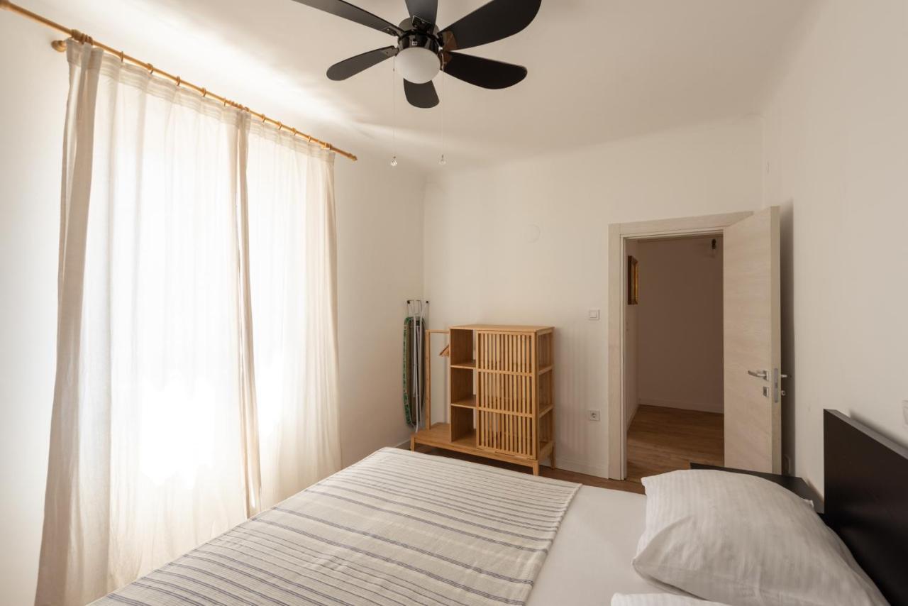 With Private Parking Free Apartma Pula